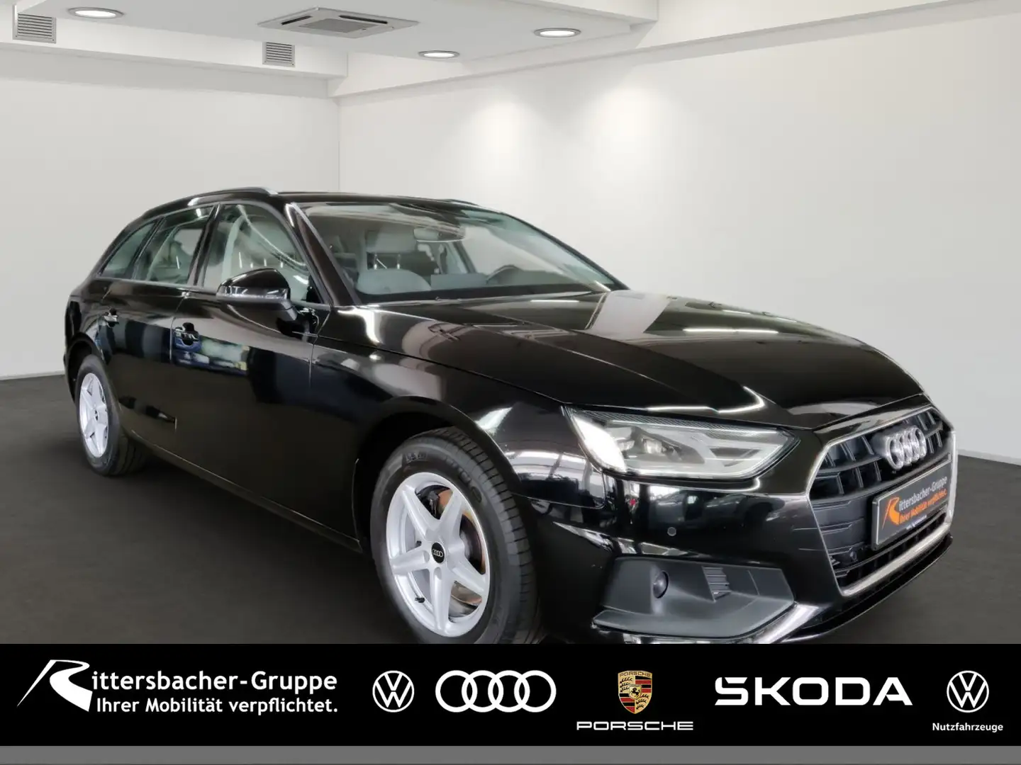 Audi A4 35 TFSI BusinessPaket Navi PDC vo+hi Zwart - 1