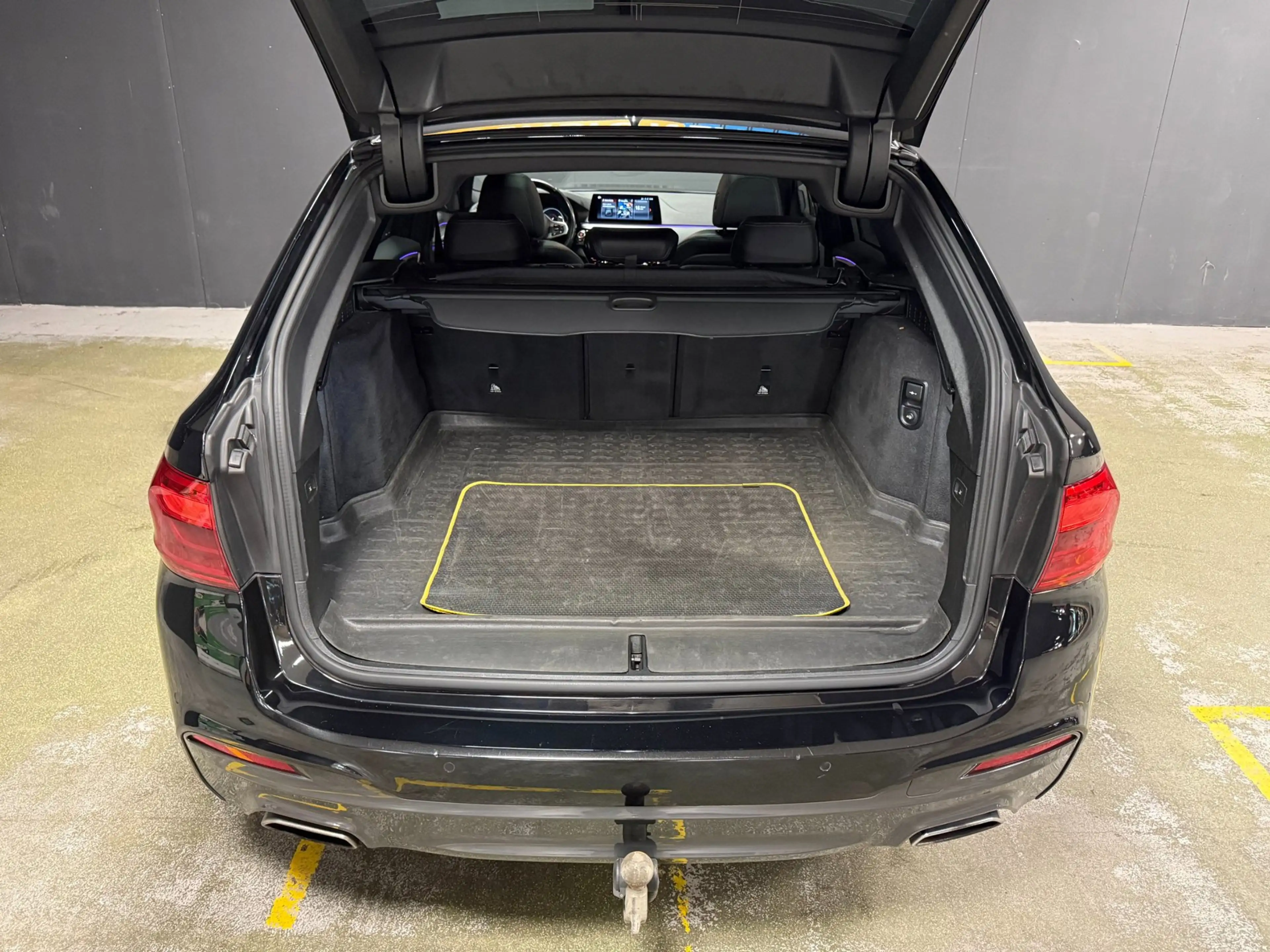 BMW 530 5-serie Touring 530i High Executive M-SPORT|PANO|H — photo 8
