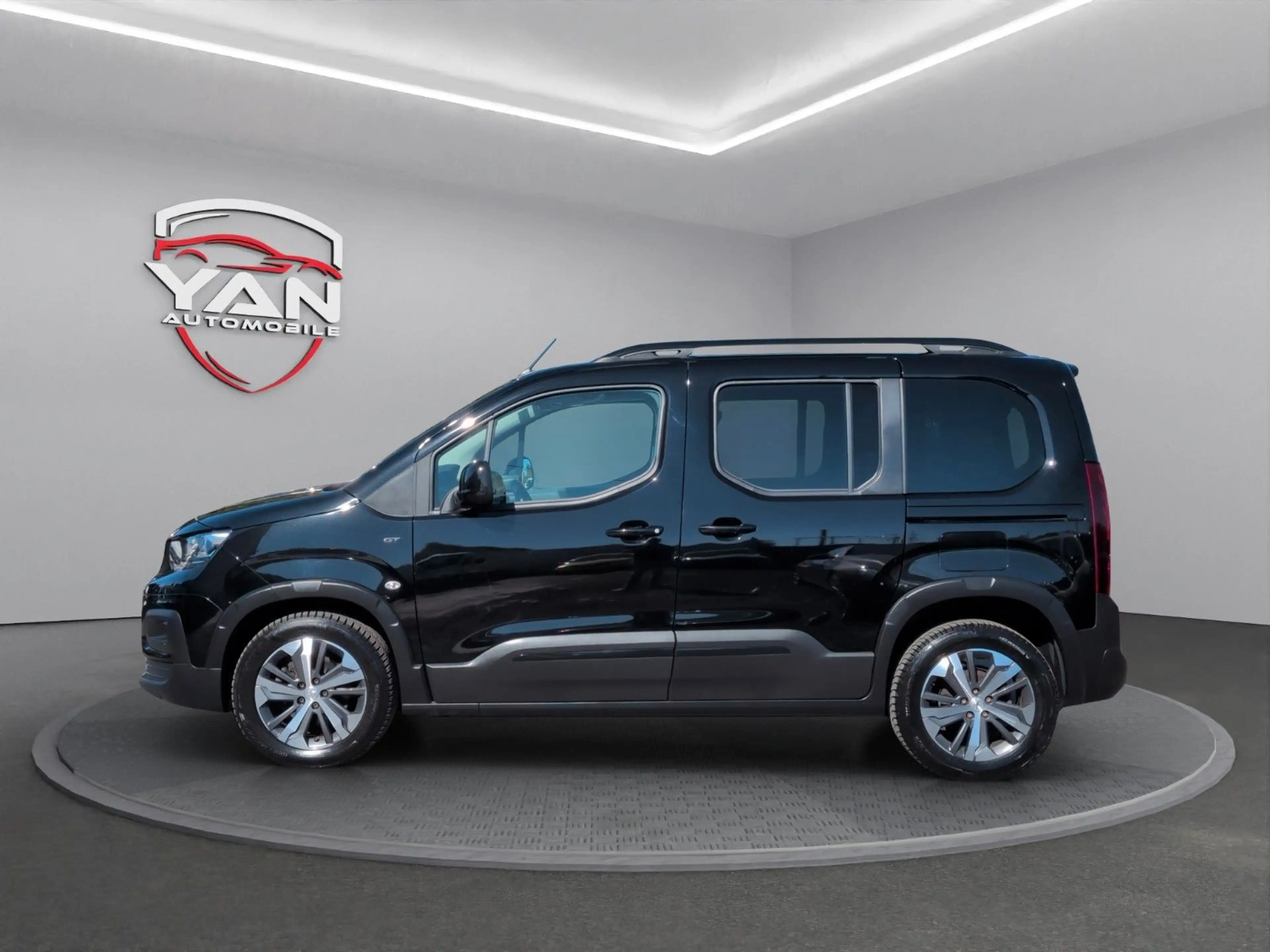 Peugeot Rifter 1.5 HDI GT-Line L1*Kamera*AHK*Sitzheiz* — photo 9