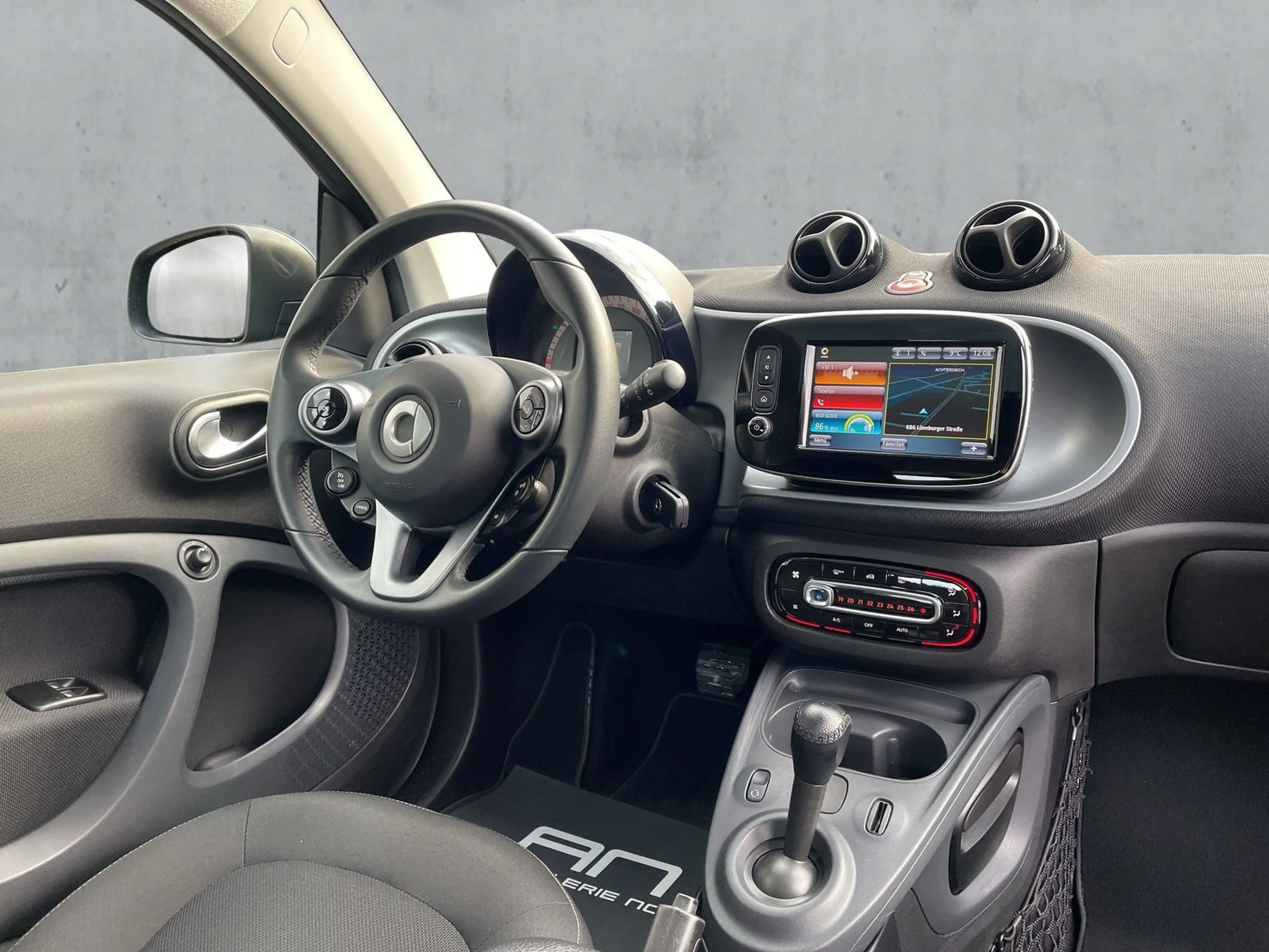 smart forTwo coupe Aut. Panorama+Navi+SHZ+MFL — photo 13