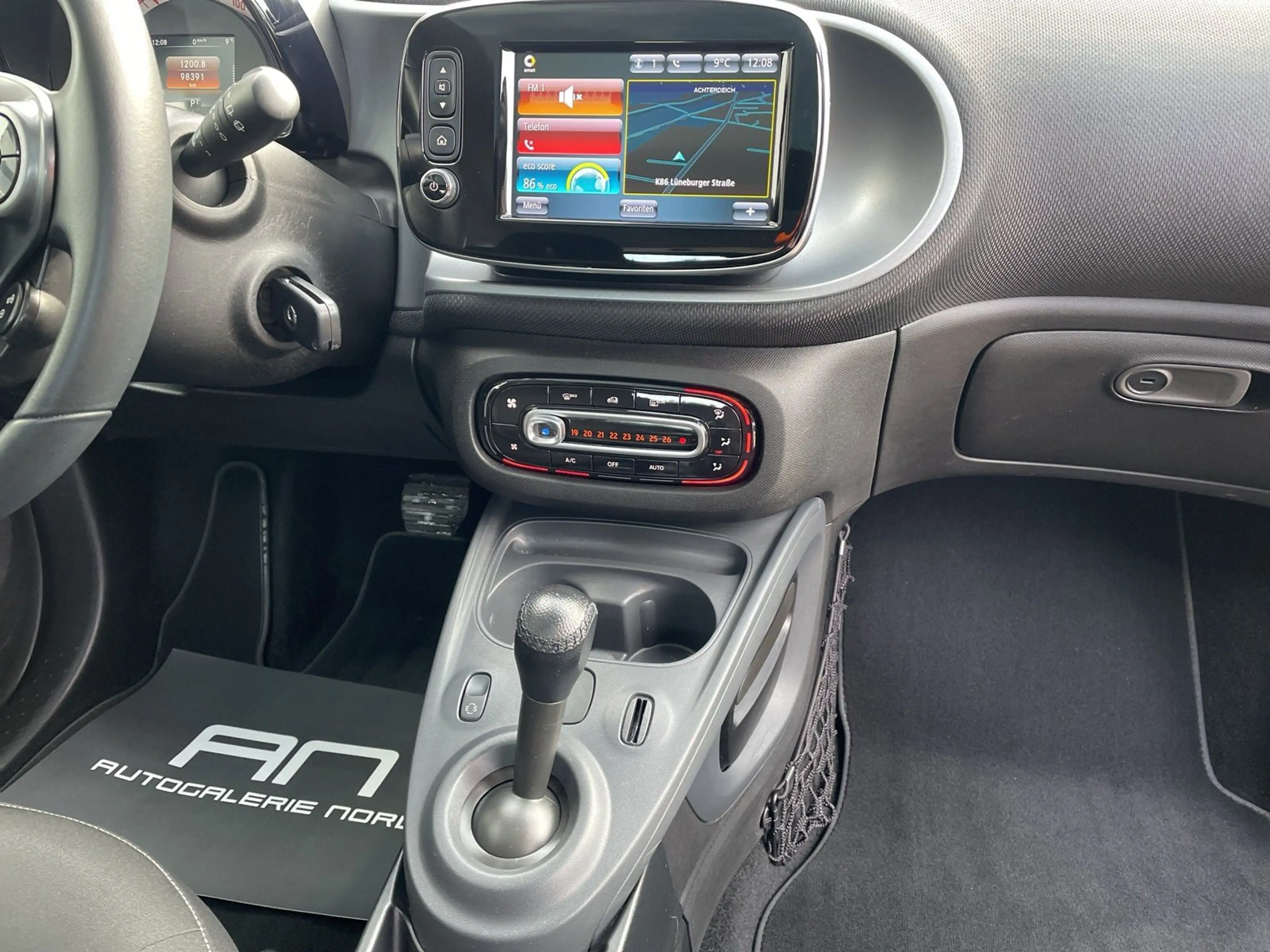 smart forTwo coupe Aut. Panorama+Navi+SHZ+MFL — photo 14