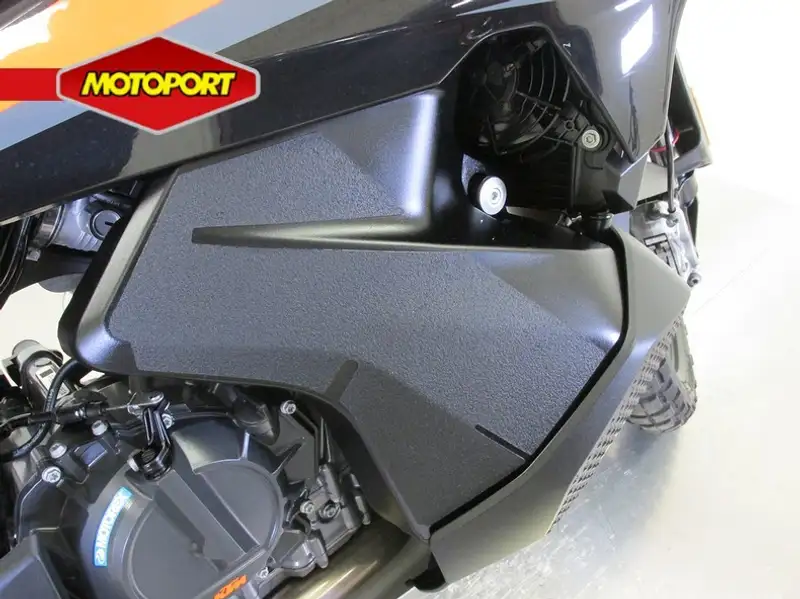 KTM 890 Adventure - foto 7