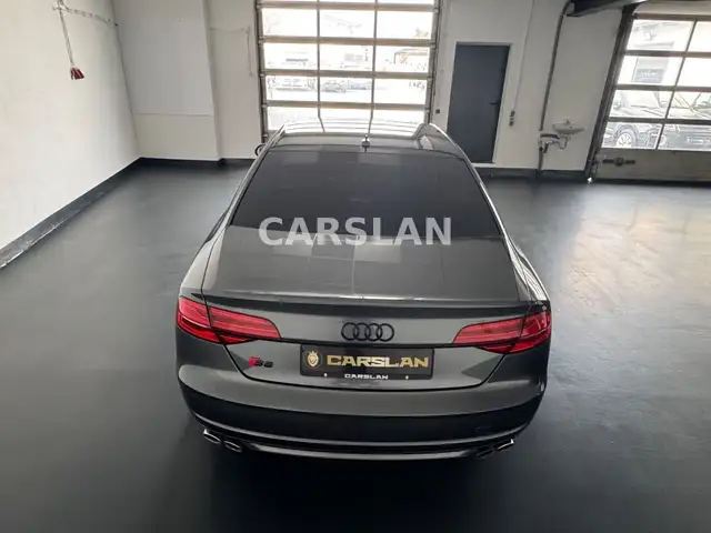 Audi S8 view 14
