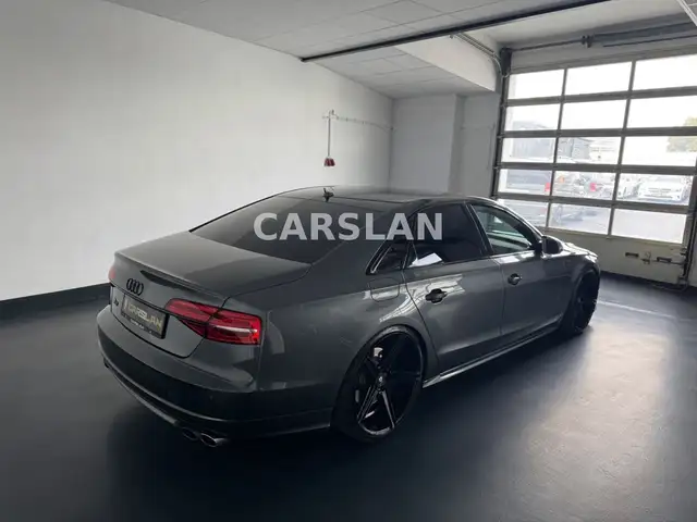 Audi S8 view 12