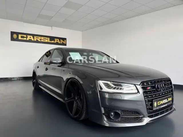 Audi S8 view 5