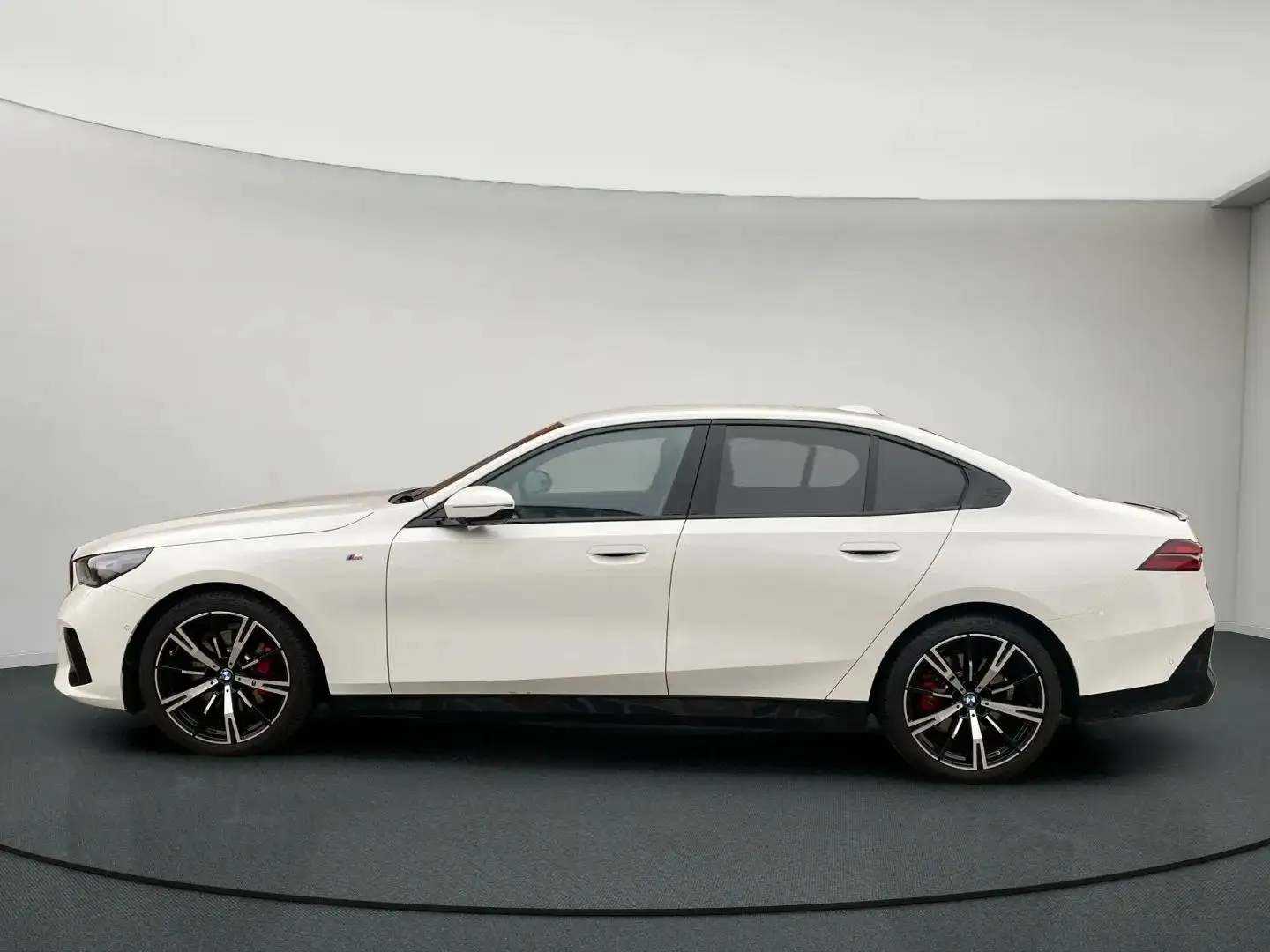 BMW 520 520i Aut. Pro*Travel Paket*Comfort Paket*AHK White - 2