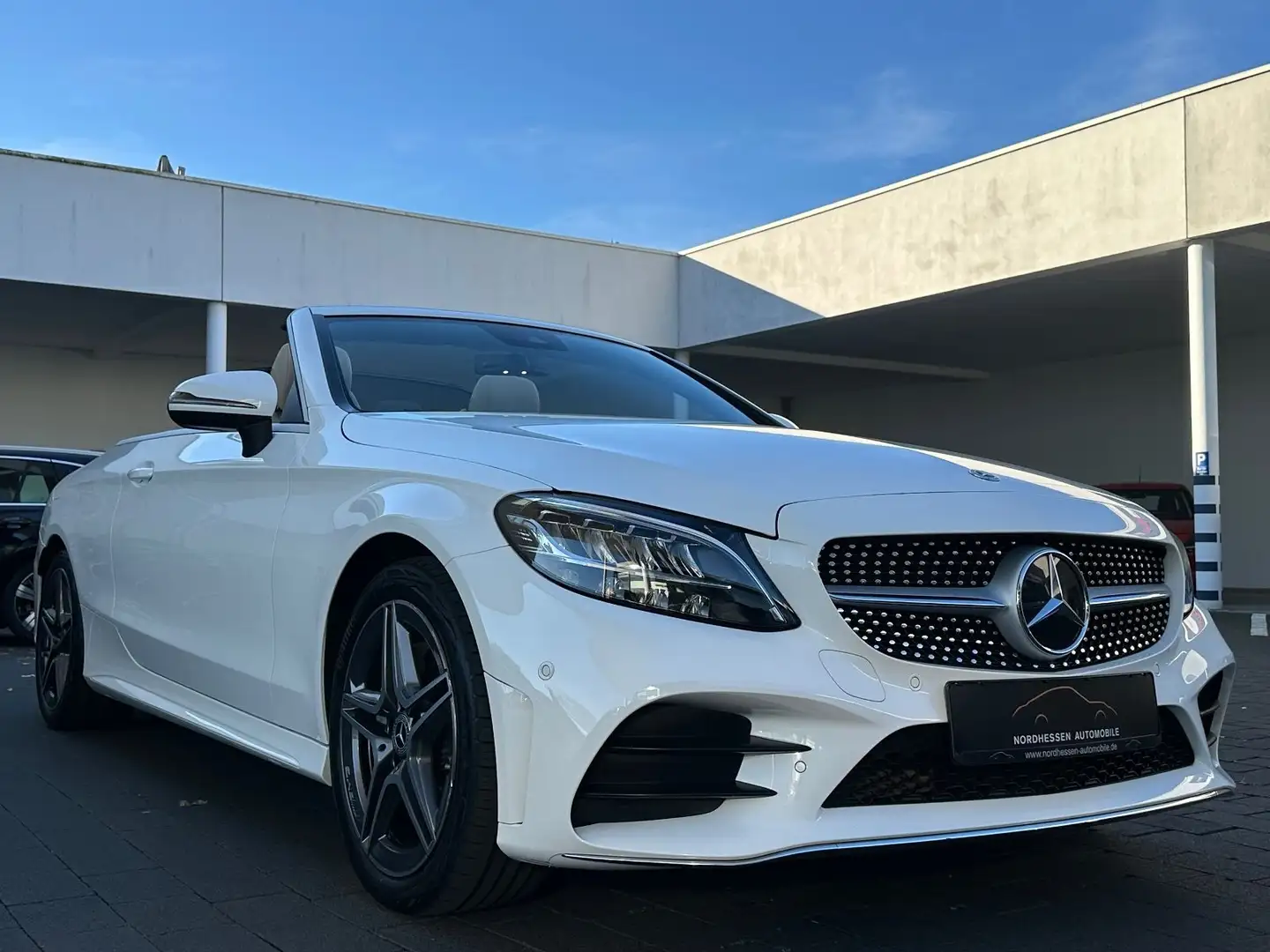 Mercedes-Benz C 180 Cabriolet AMG Line | Airscarf | Aircap Weiß - 2