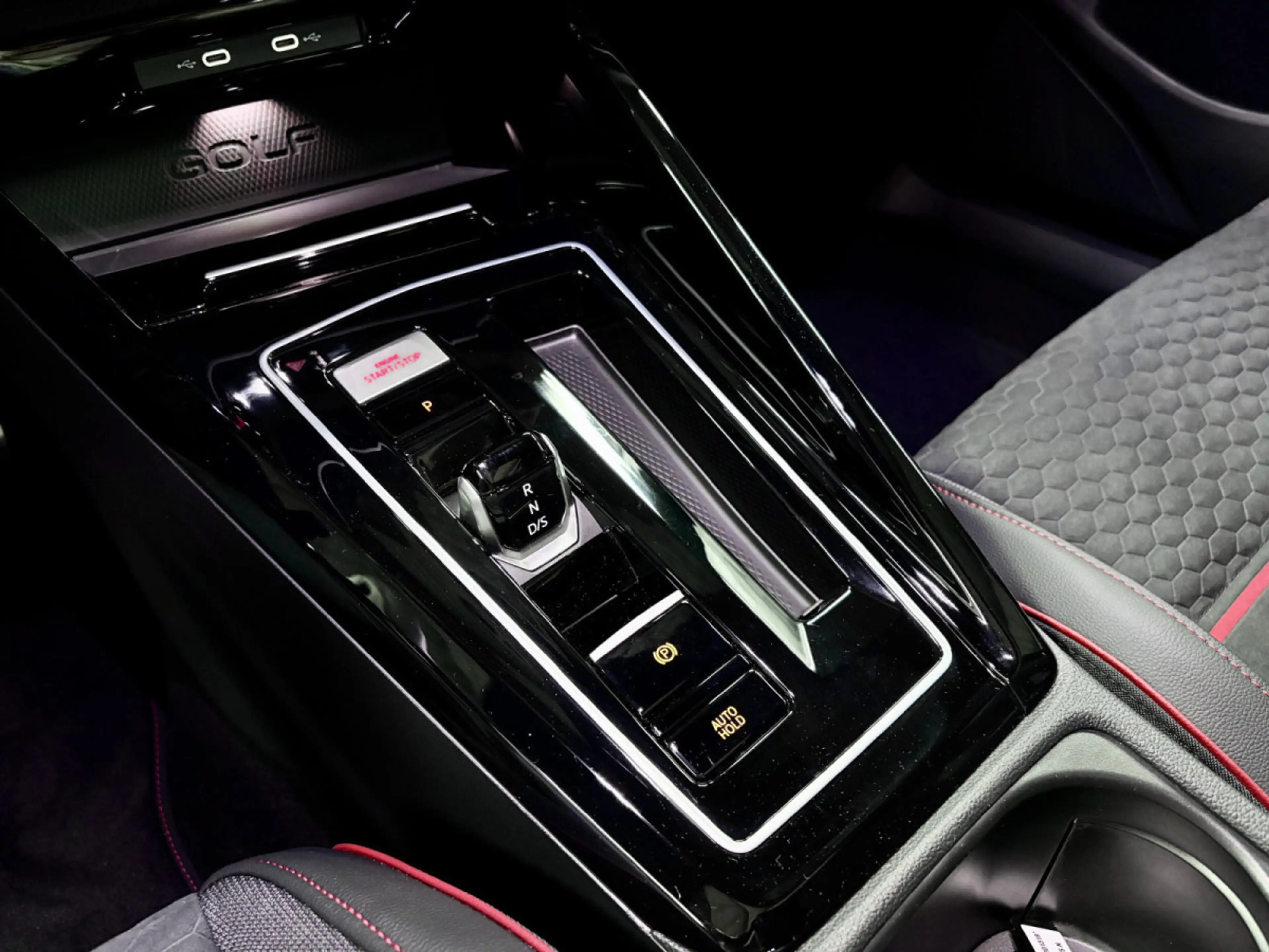 Volkswagen Golf GTI VIII PHASE 2 Clubsport Performance 2.0 TSI 300 CV — photo 11