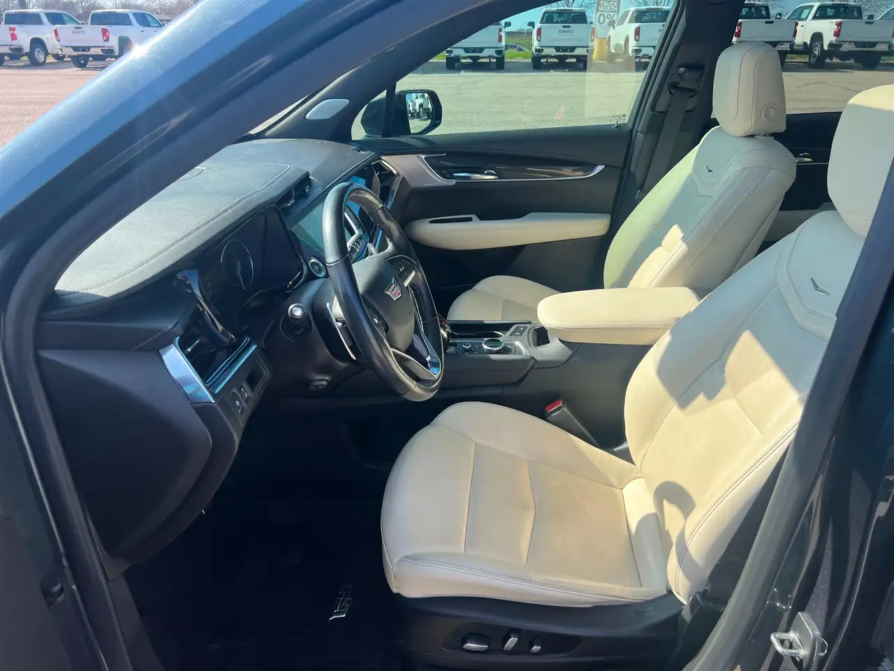 Cadillac XT6 снимка Cadillac XT6