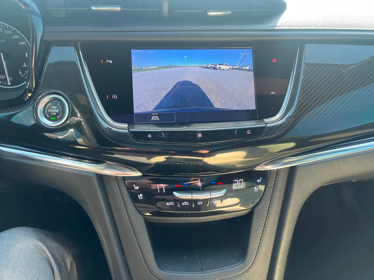 Cadillac XT6 снимка Cadillac XT6