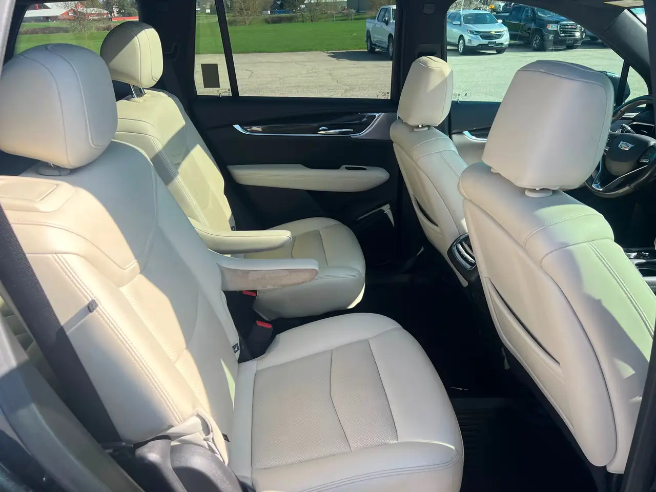 Cadillac XT6 снимка Cadillac XT6