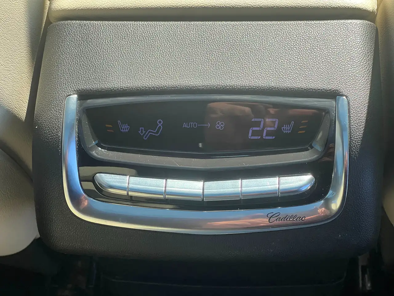 Cadillac XT6 снимка Cadillac XT6