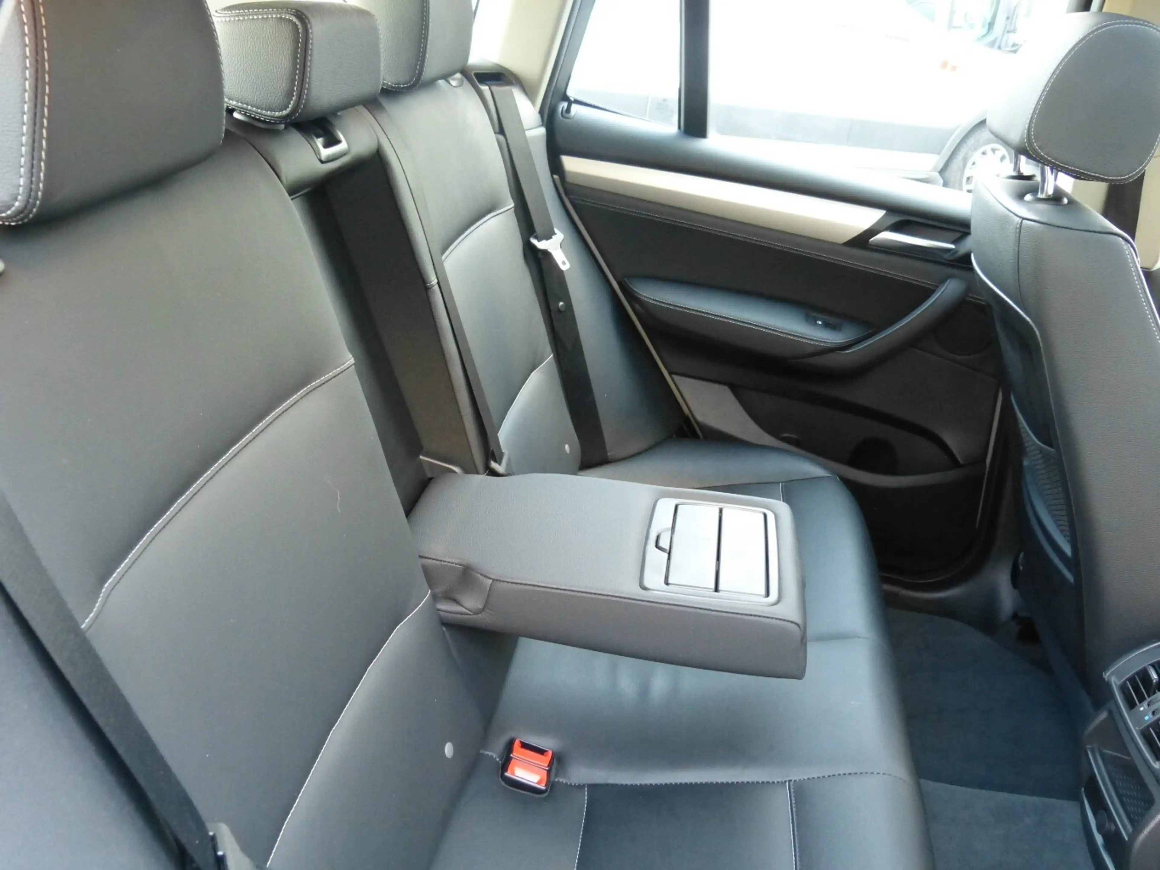 BMW X3 xDrive 20 d [ALLRAD/AUTOMATIK/1. HAND] — photo 13