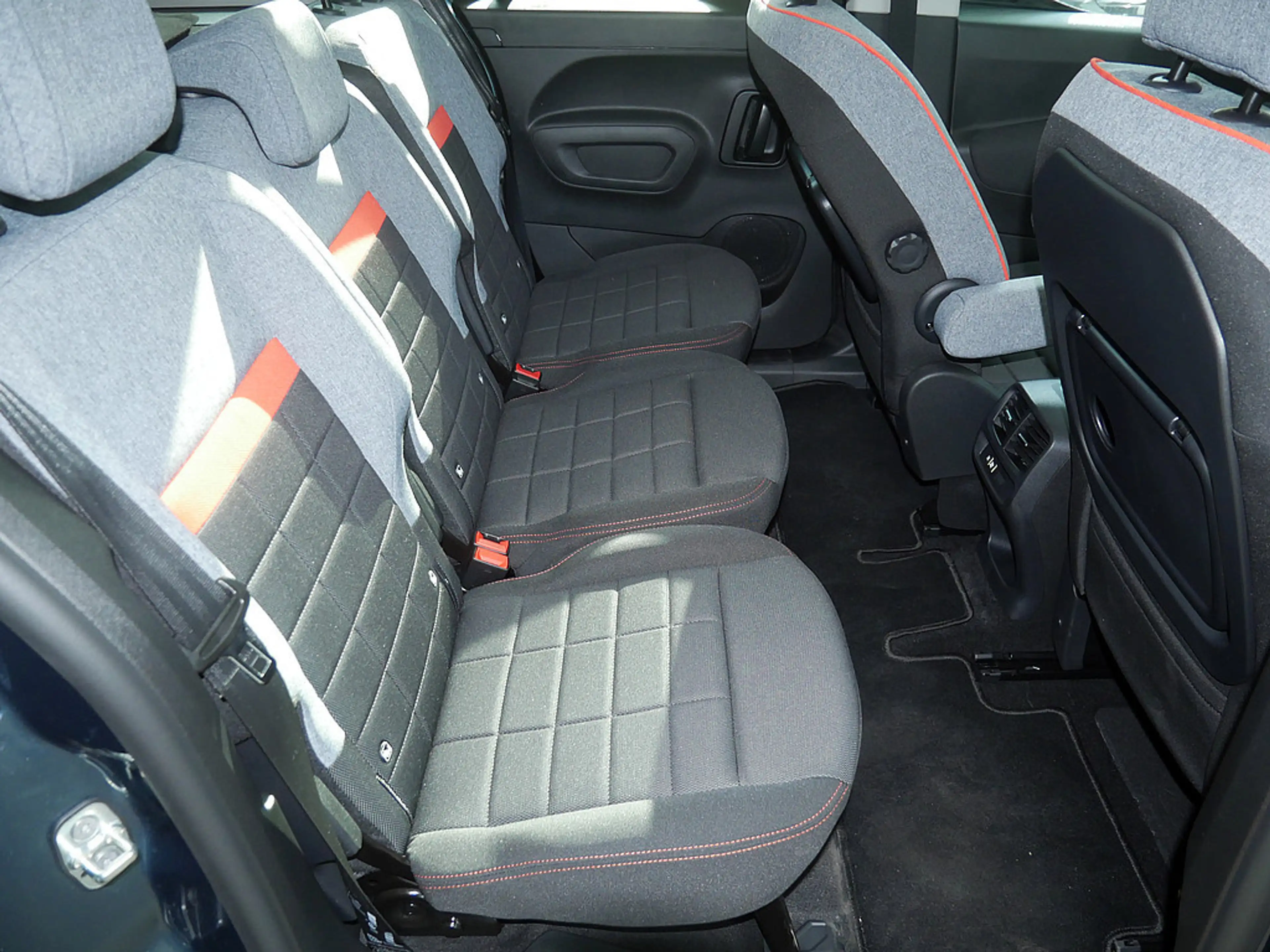 Citroen Berlingo M BlueHDi 130 Max SHZ NAVI LED PANO — photo 12