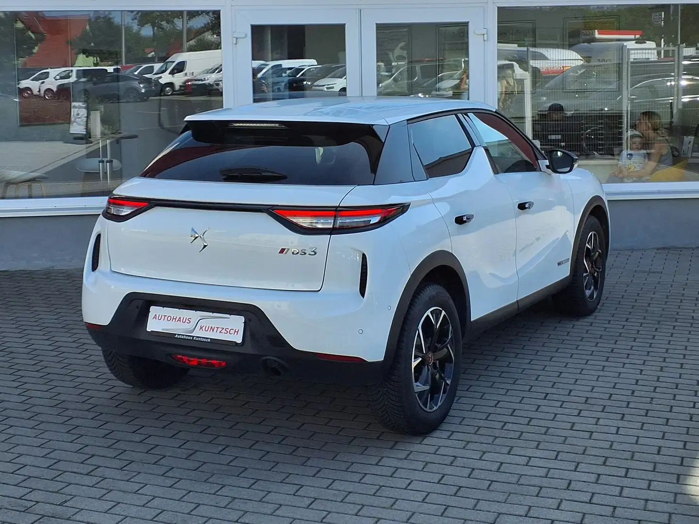 DS Automobiles DS 3 Crossback P-Tech 100 Performance Line Weiß - 2