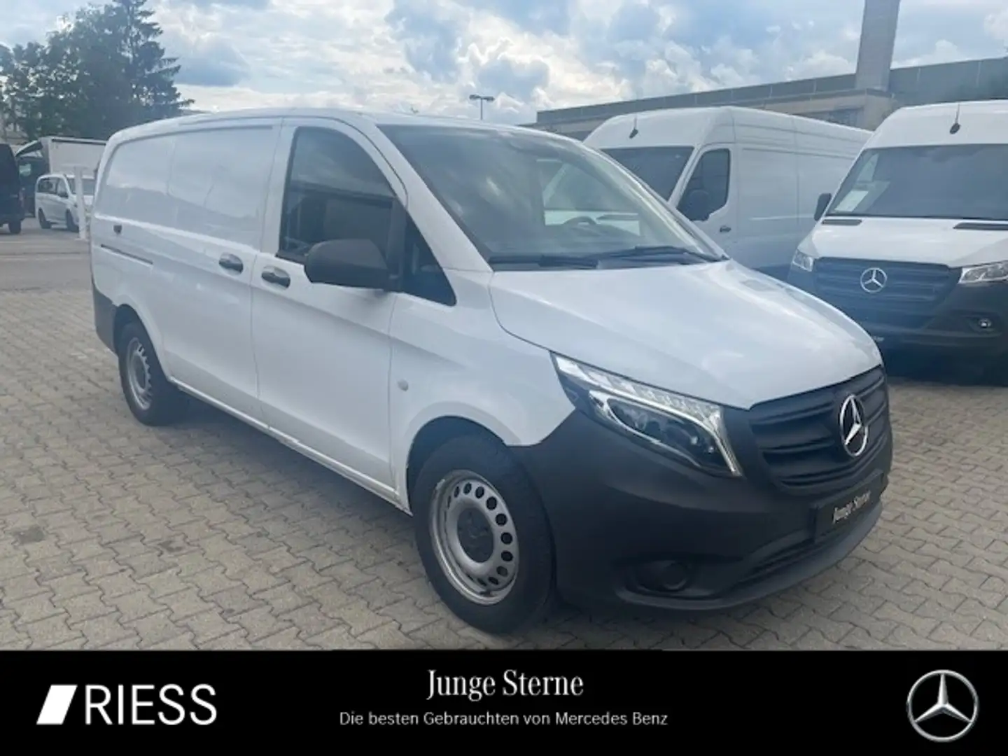 Mercedes-Benz Vito 119 CDI 4x4 KA/AUTOMATIK/DISTRONIC/KAMERA/LED/AHK/ Weiß - 1