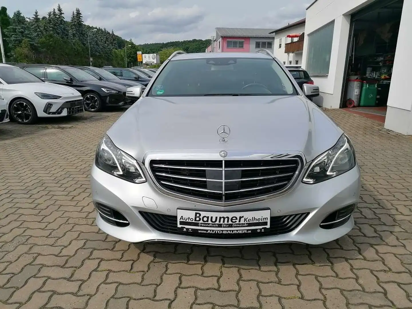 Mercedes-Benz E 300 E -Klasse T-Modell E 300 BlueTec Срібний - 2