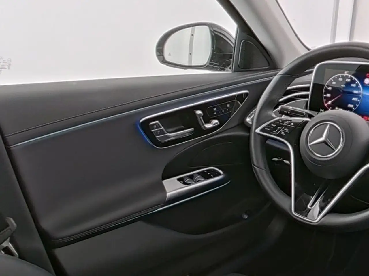 Mercedes-Benz E 450 d 4M AVANTG-ADV+ LEDER MEMORY DIGITAL 360° 6