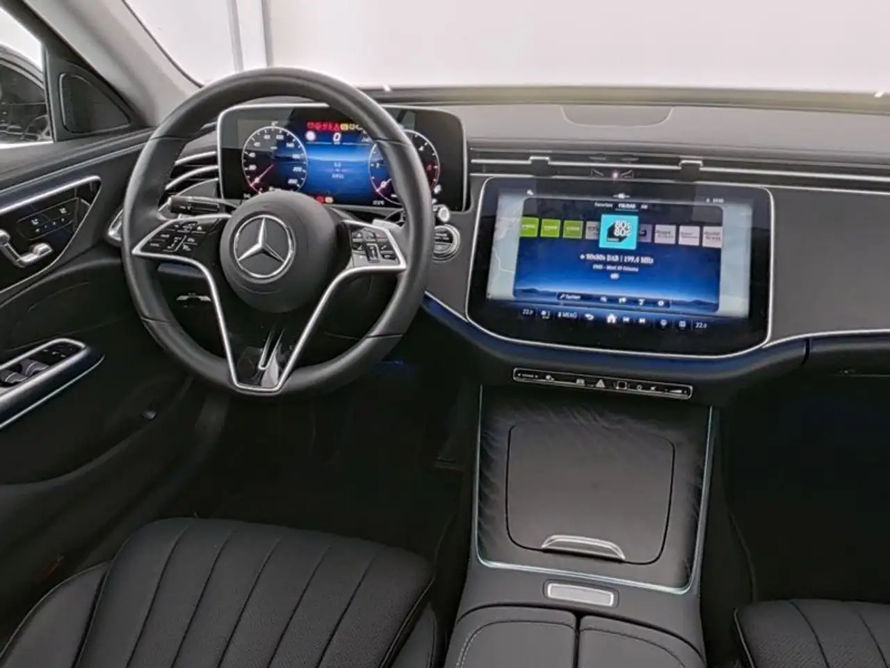Mercedes-Benz E 450 d 4M AVANTG-ADV+ LEDER MEMORY DIGITAL 360° 8