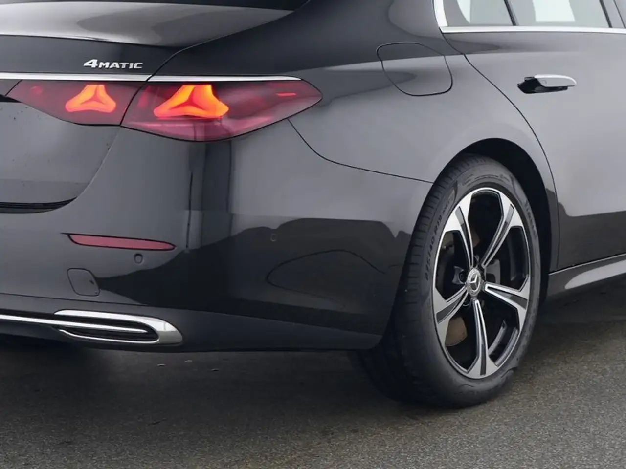 Mercedes-Benz E 450 d 4M AVANTG-ADV+ LEDER MEMORY DIGITAL 360° 5