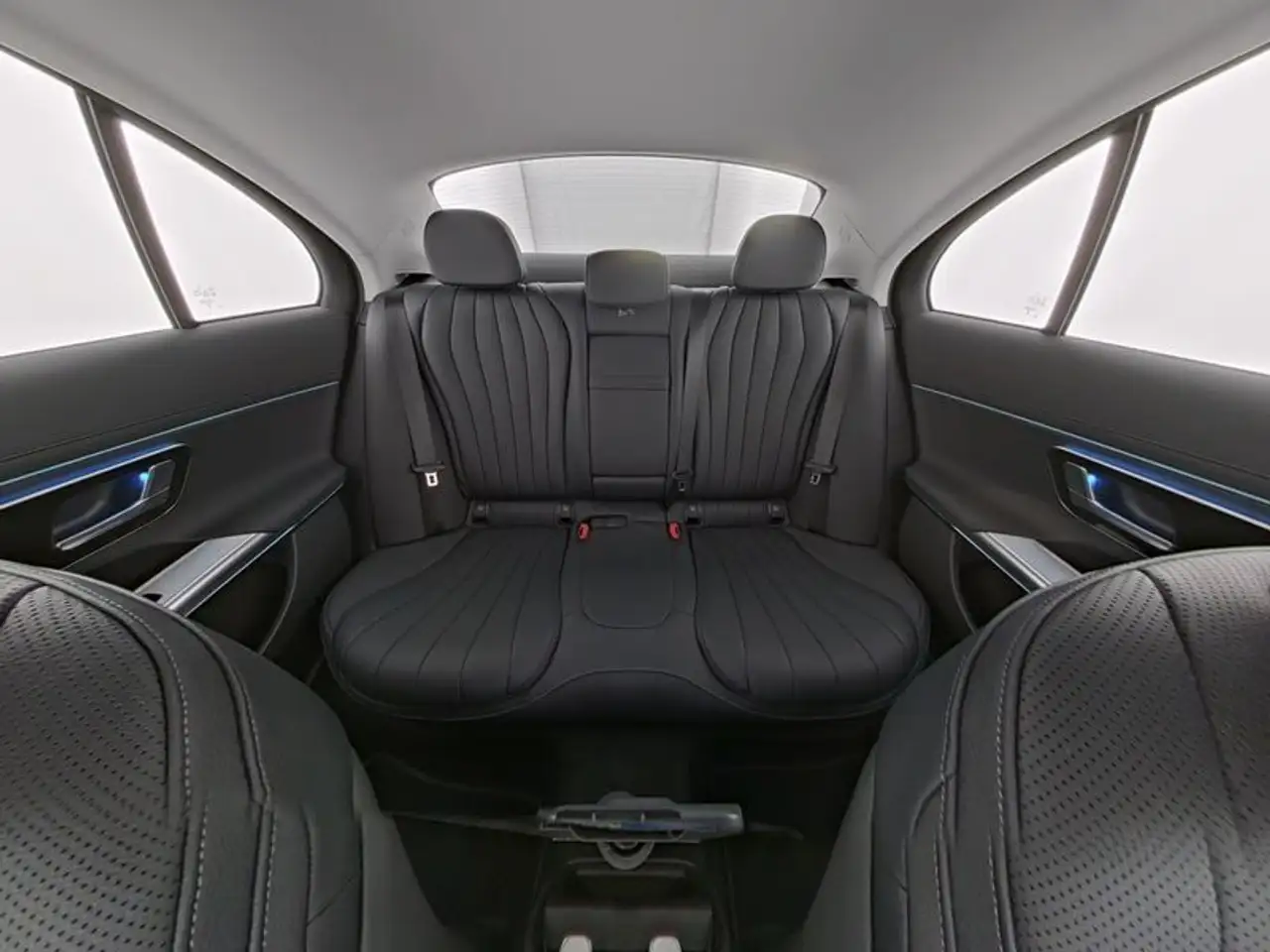 Mercedes-Benz E 450 d 4M AVANTG-ADV+ LEDER MEMORY DIGITAL 360° 10