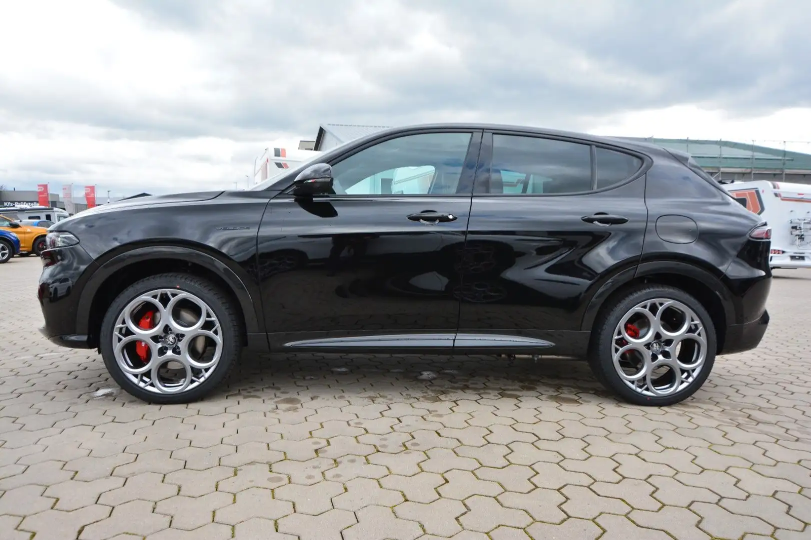 Alfa Romeo Tonale Plug-In-Hybrid Veloce AWD Premium-Paket Black - 2