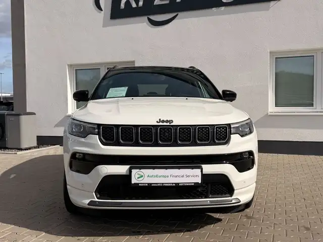Jeep Compass view 4