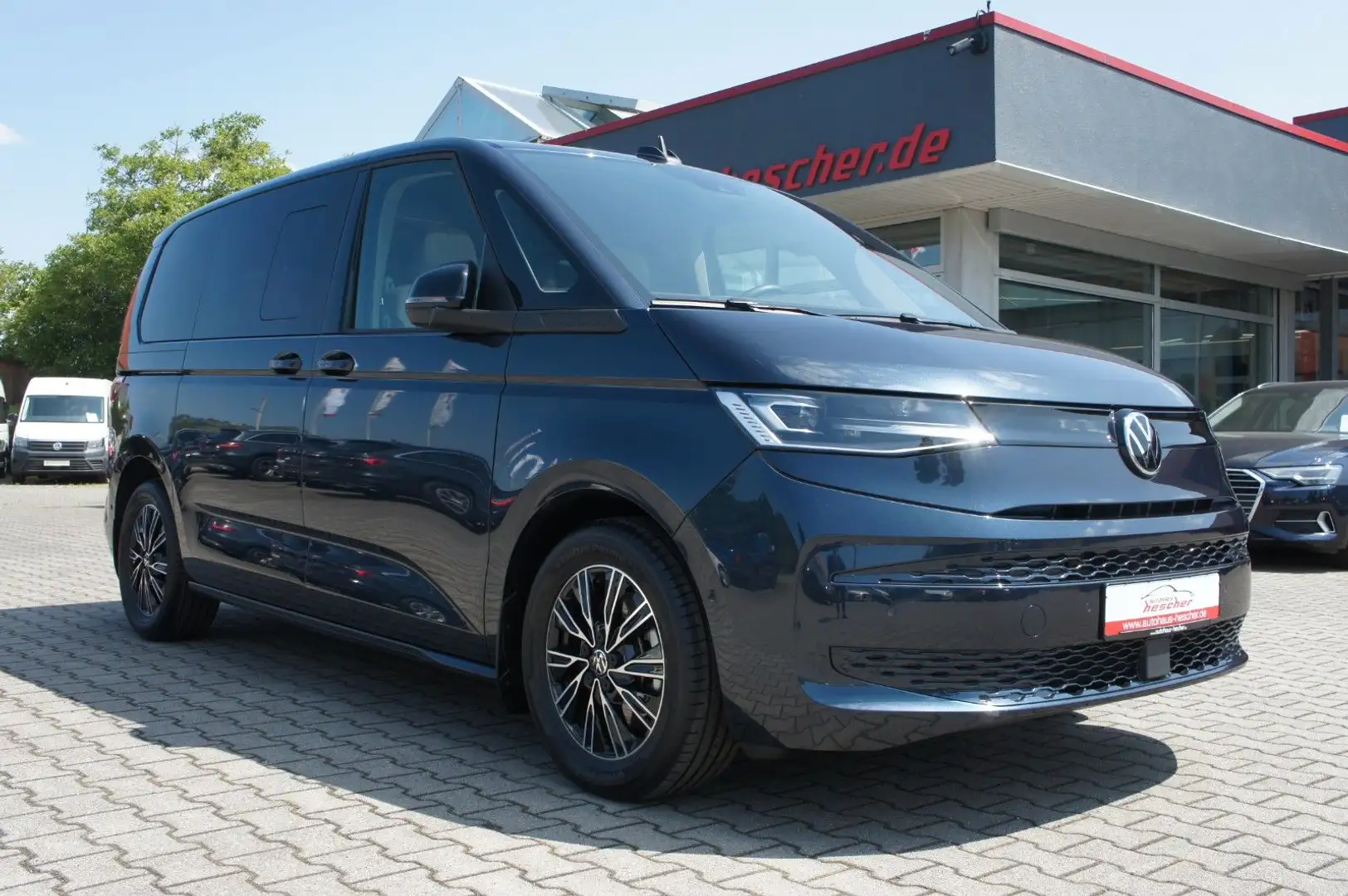 Volkswagen T7 Multivan 2.0 TDI DSG *LED*STANDHZG*HEAD-UP* Blau - 2