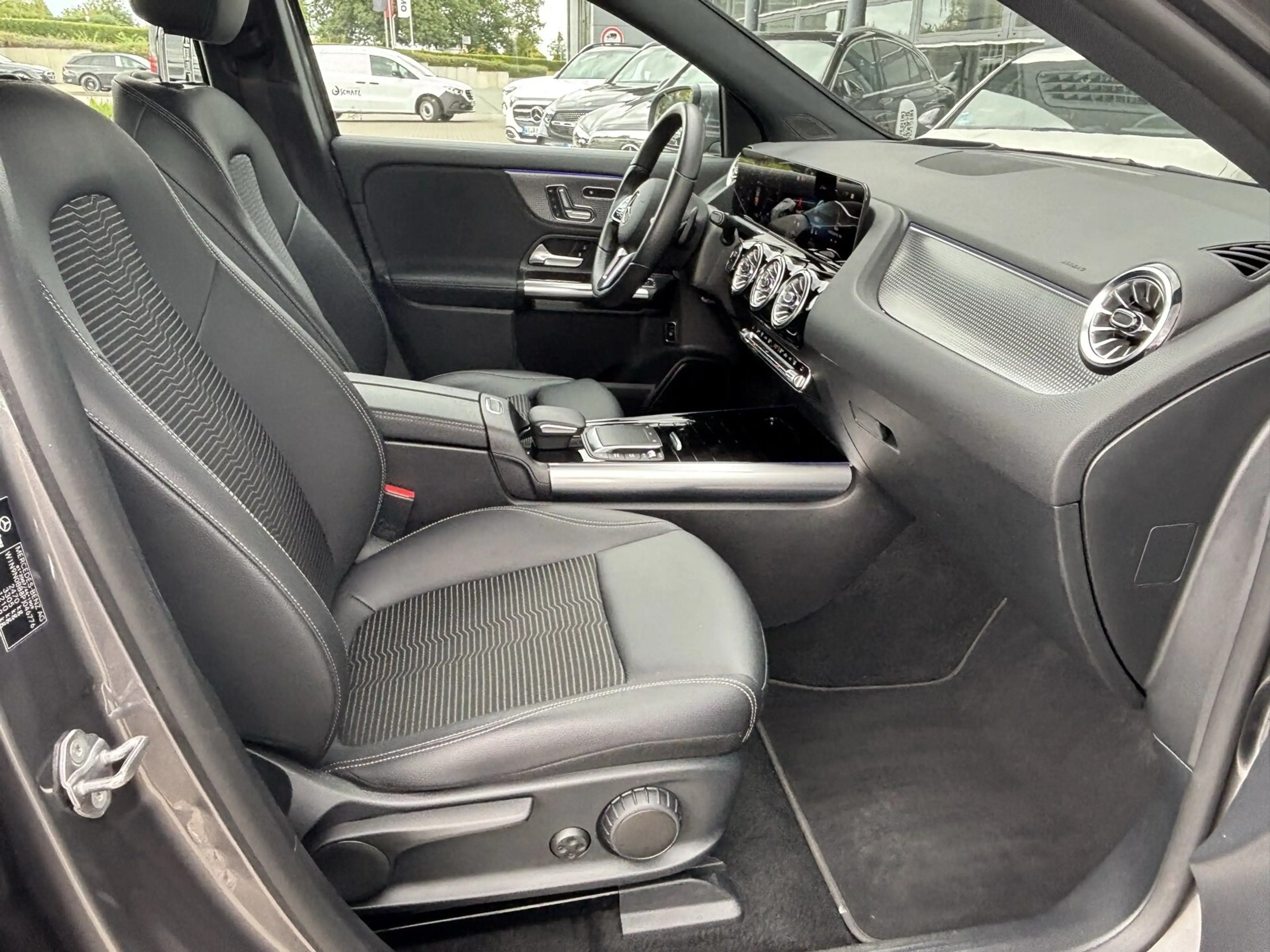 Mercedes-Benz EQA 250 EQA 250 Progressive+AHK+Head-up+Distronic+KeyGo+ — photo 12