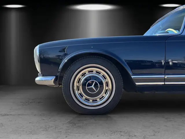 Mercedes-Benz SL view 7