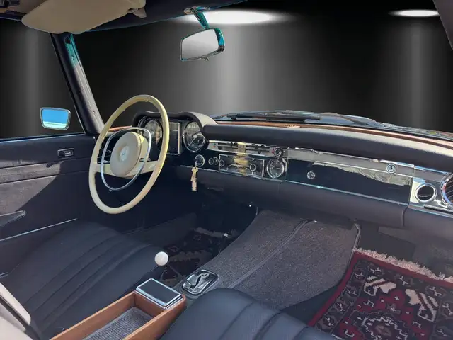 Mercedes-Benz SL view 10