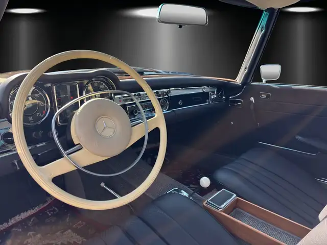 Mercedes-Benz SL view 11