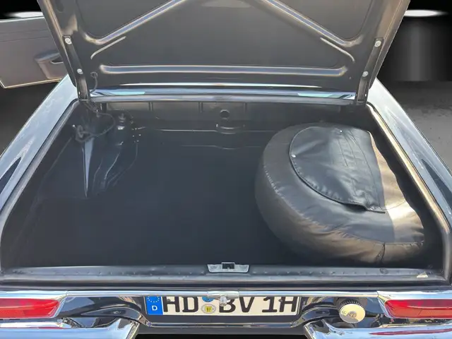 Mercedes-Benz SL view 8