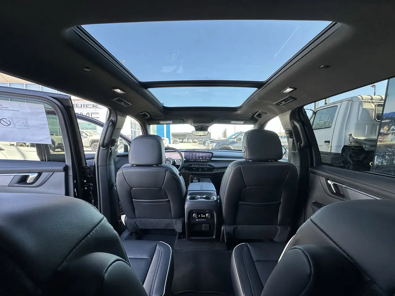Buick Enclave снимка Buick Enclave