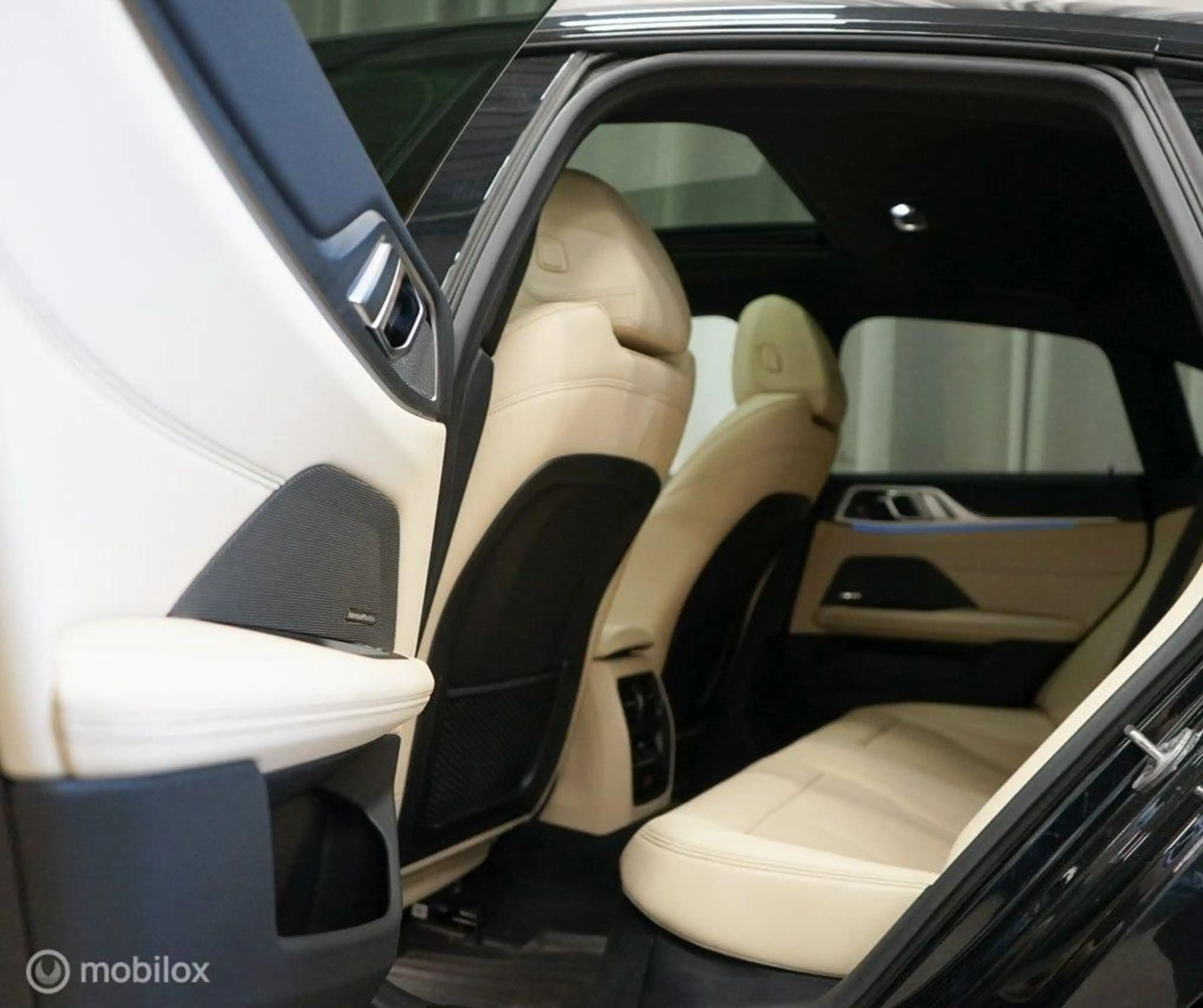 BMW i4 M50 High Executive 84 kWh — photo 12