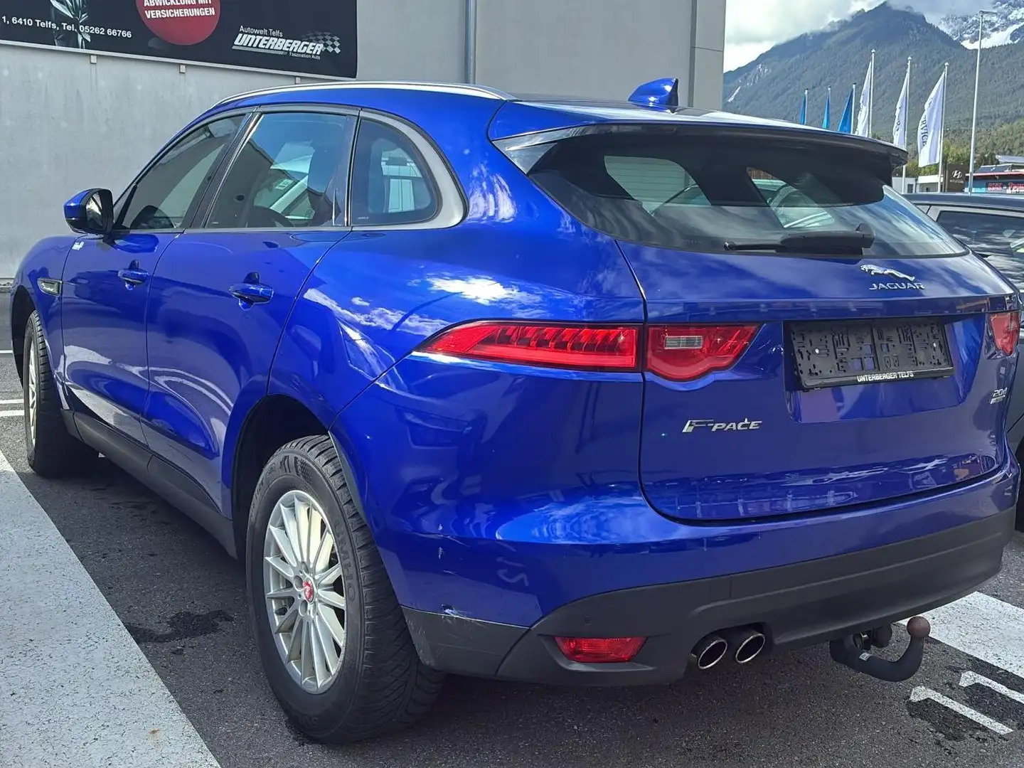 Jaguar F-Pace Pure Bleu - 2