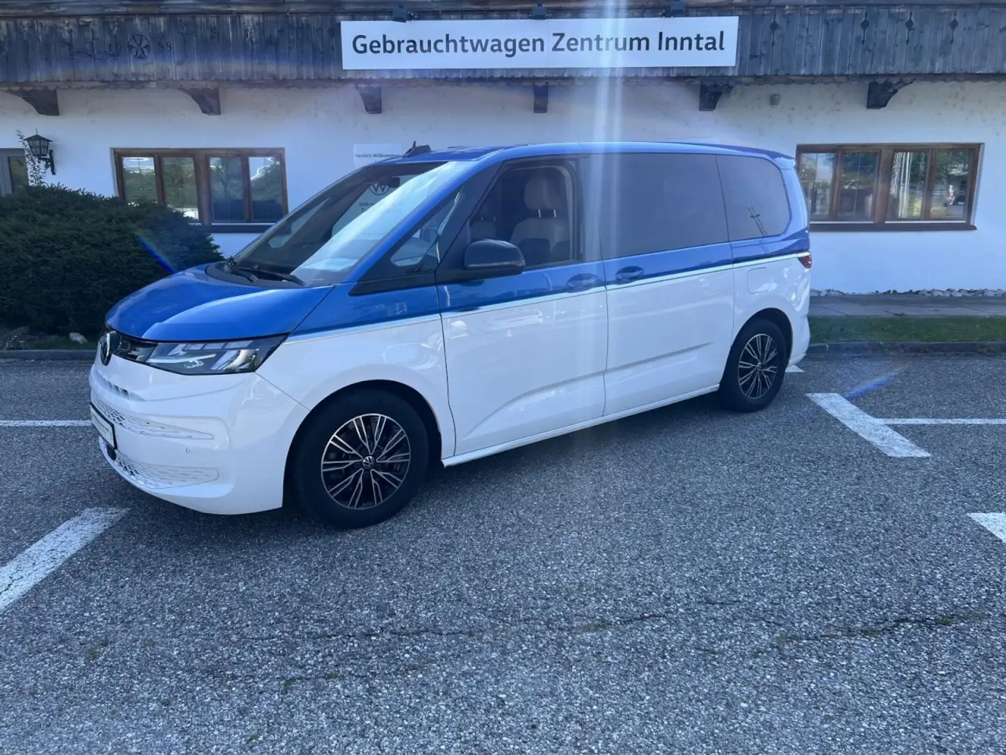 Volkswagen T7 Multivan KÜ 1,4 eHybrid DSG (Navi+Klima+RearView+Sitzhzg.) Albastru - 1