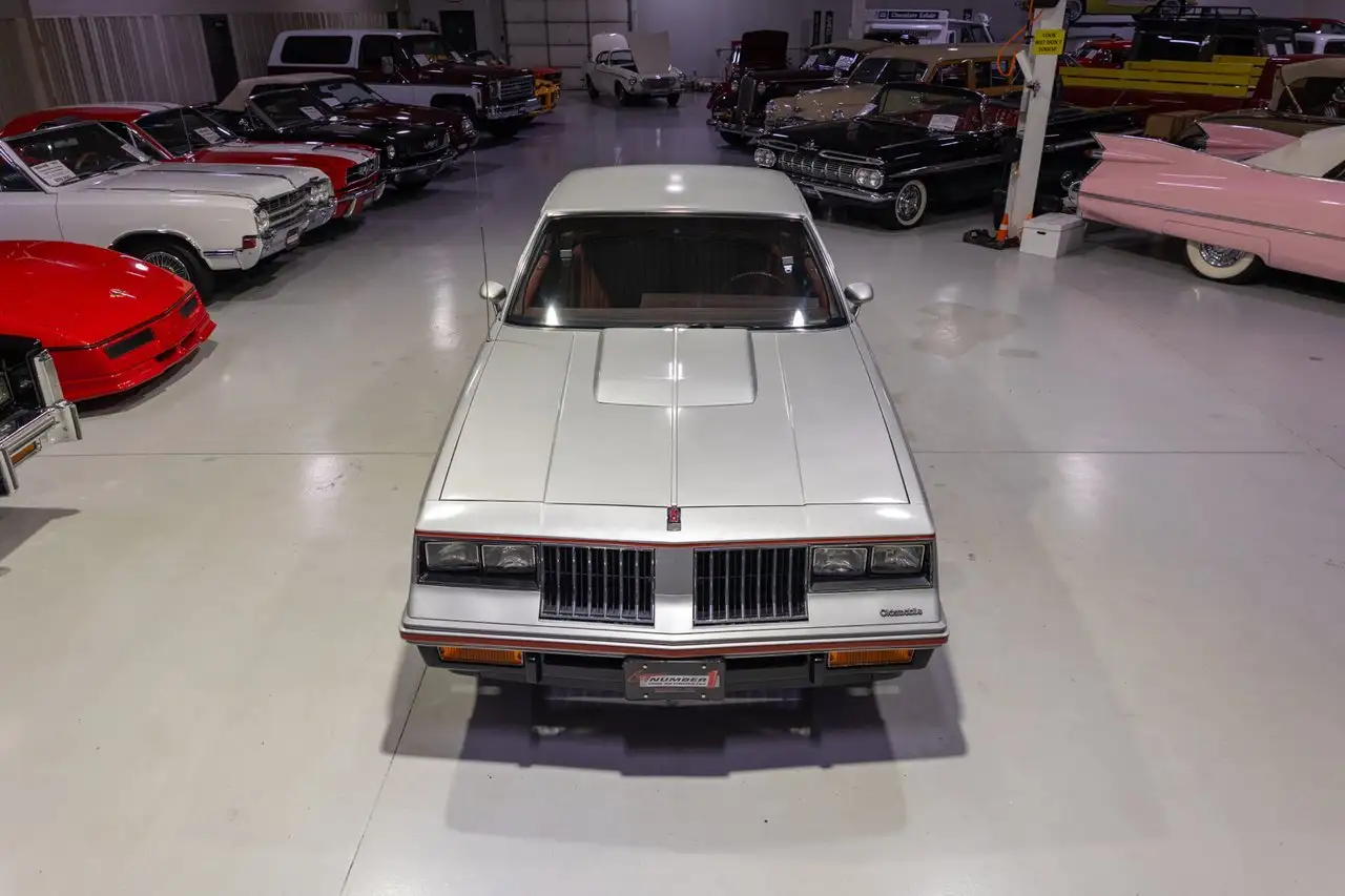 Oldsmobile Cutlass Calais Hurst/Olds, foto 8