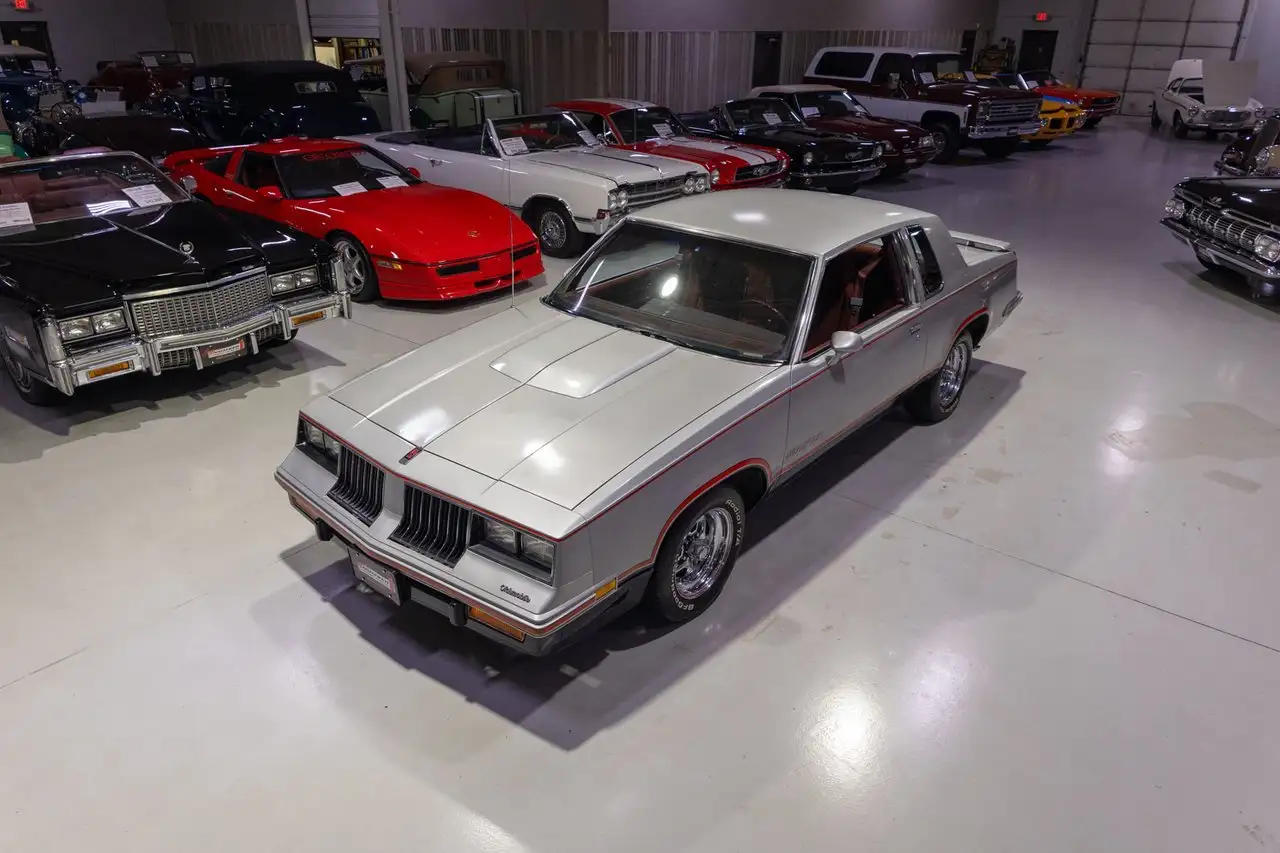 Oldsmobile Cutlass Calais Hurst/Olds, foto 7