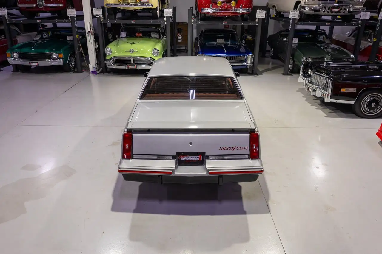 Oldsmobile Cutlass Calais Hurst/Olds, foto 12