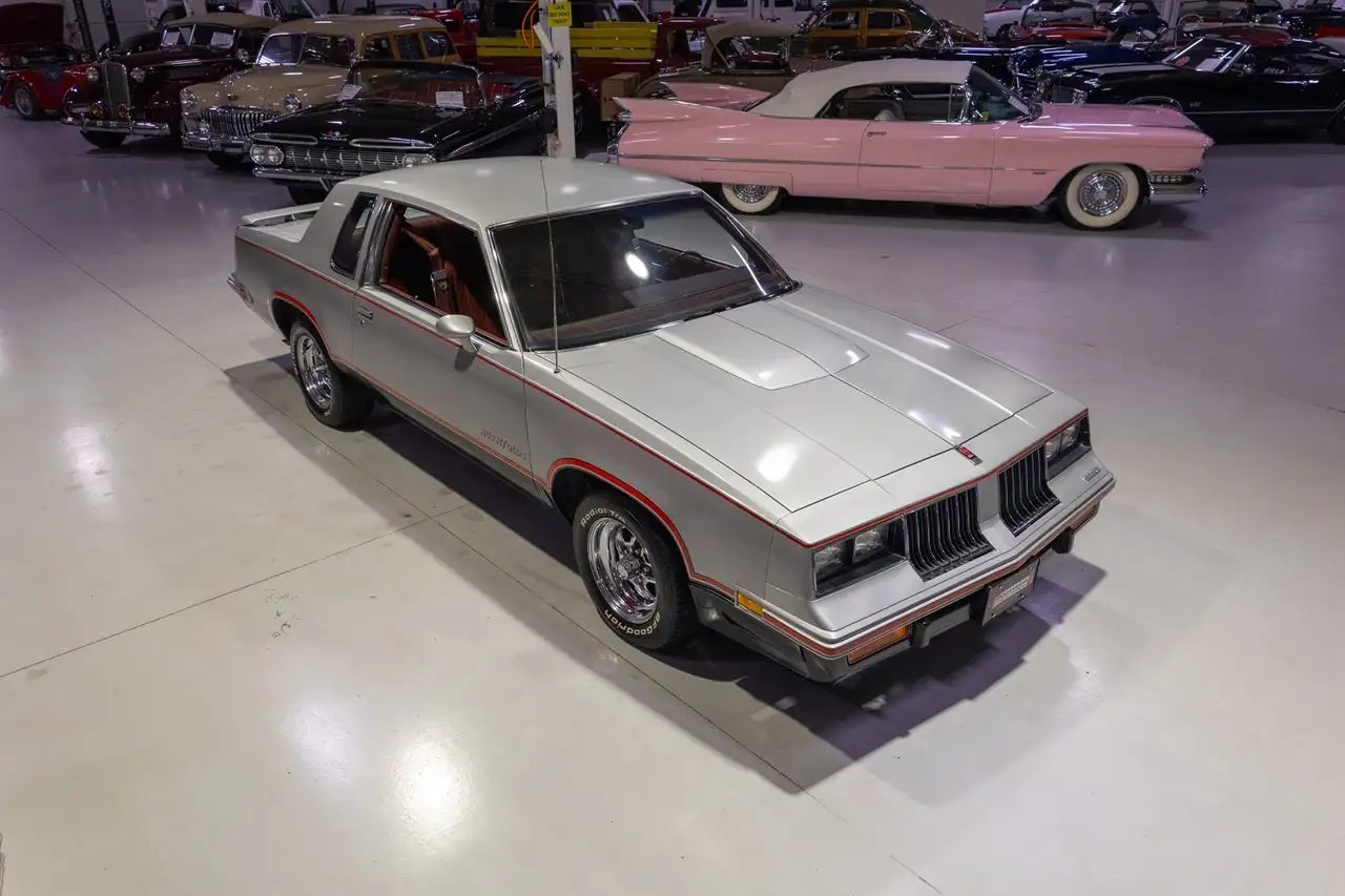 Oldsmobile Cutlass Calais Hurst/Olds, foto 9