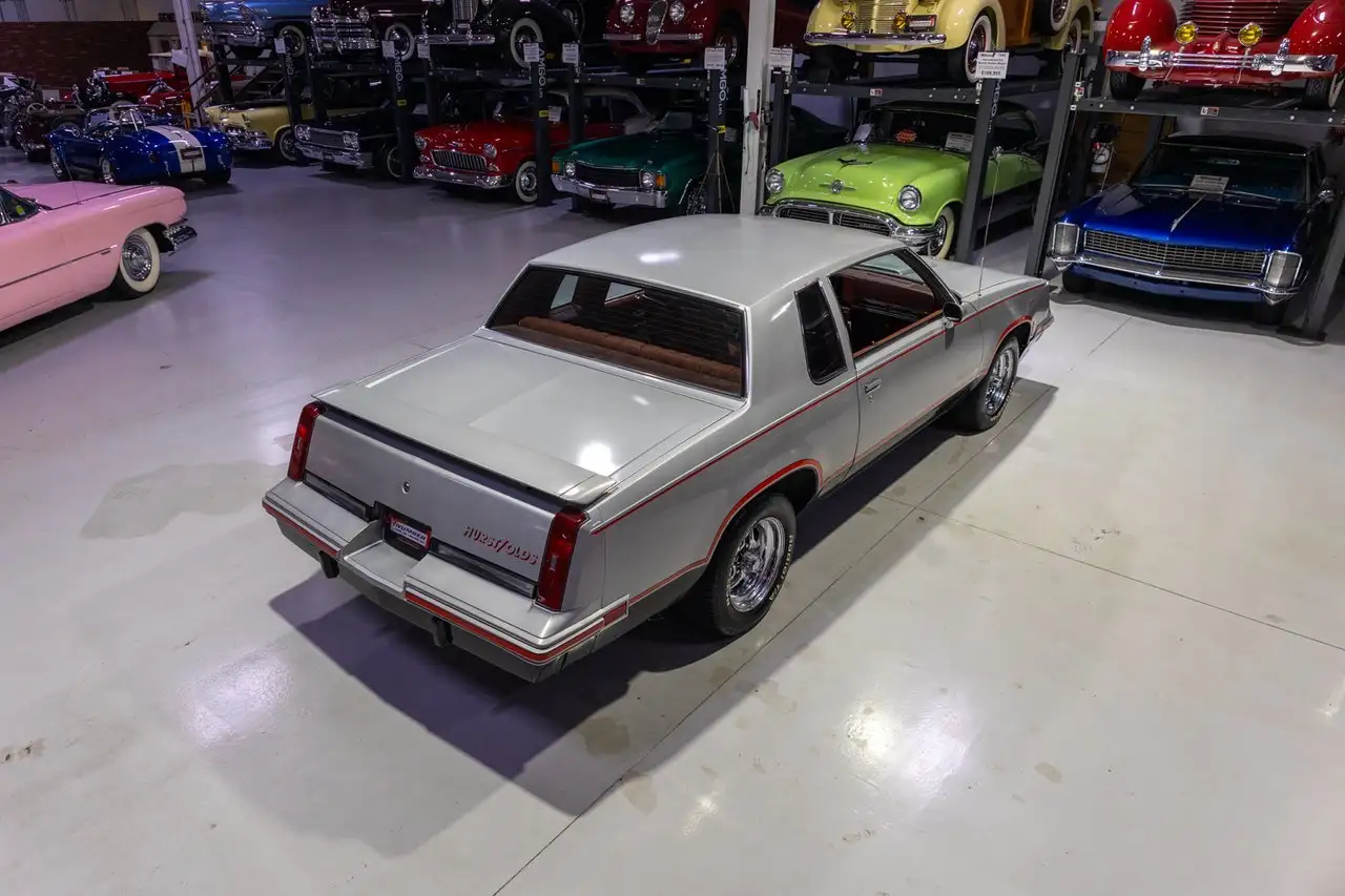Oldsmobile Cutlass Calais Hurst/Olds, foto 2