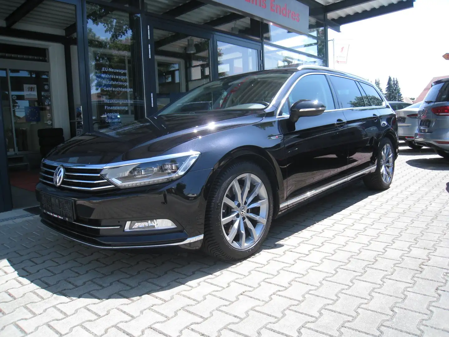 Volkswagen Passat Variant 2.0TSFI DSG 4Motion HIGHLINE *PANO*ACC*KAMERA Schwarz - 2