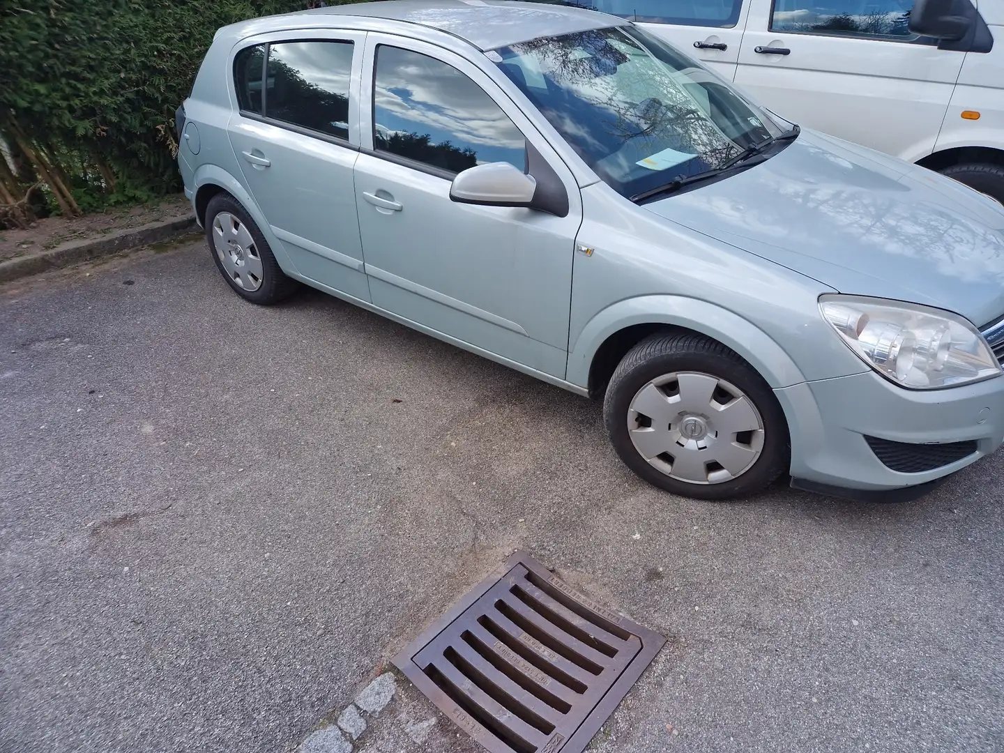 Opel Astra 1,7 Edition CDTI Grün - 1
