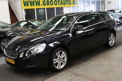 Volvo V60 1.6 T3 Momentum Airco, Cruise control, Isofix, Nav