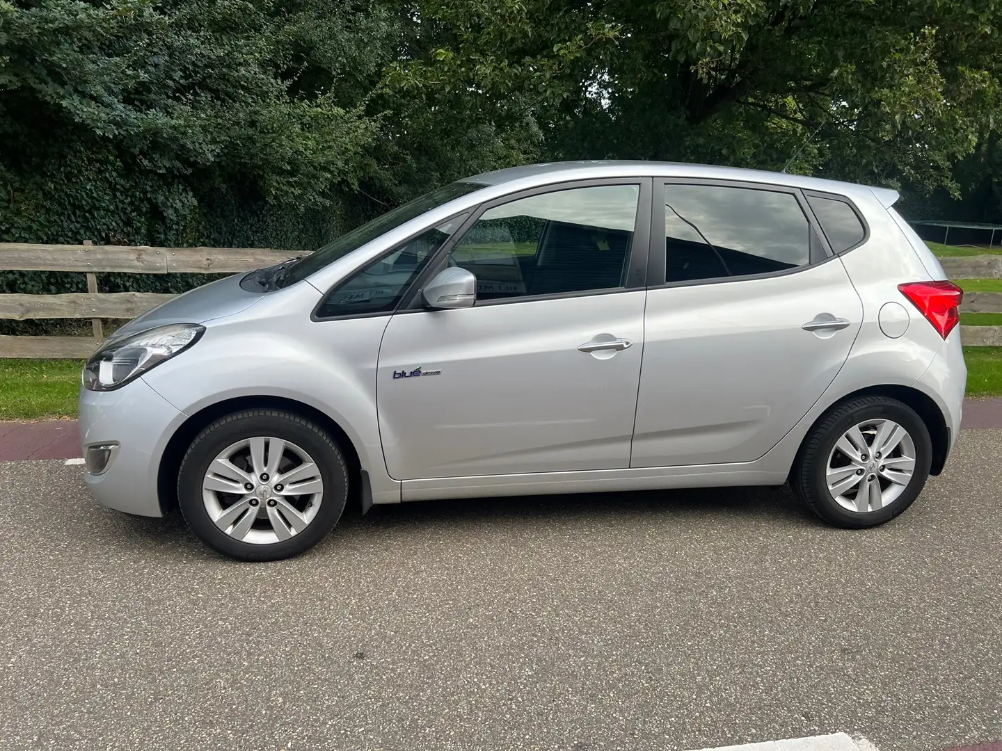 Hyundai iX20 1.4i i-Vision Airco PDC Gris - 2