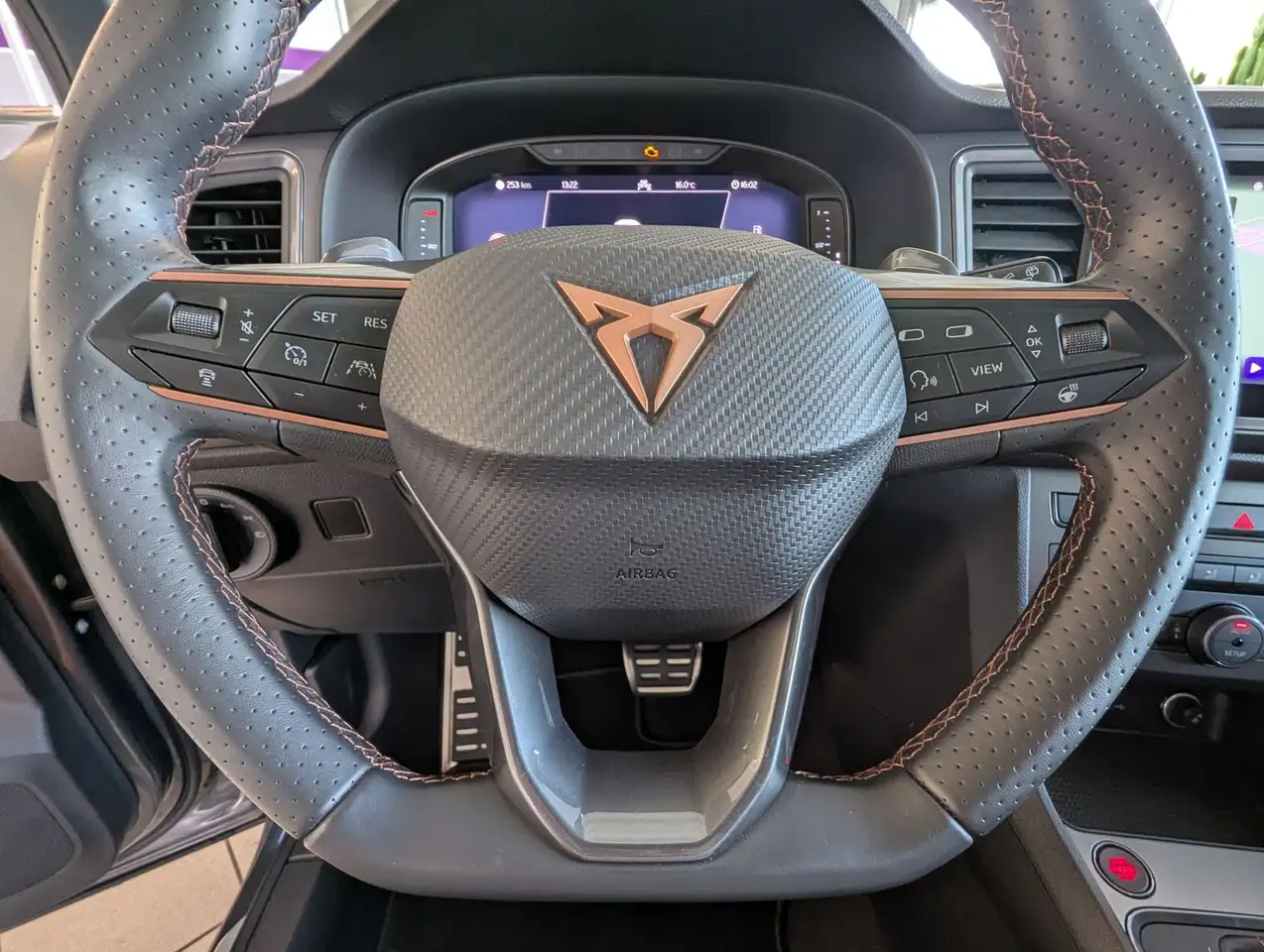 Cupra Ateca 1.5 TSI DSG Pano Dinamica ACC Cam AHK 19", миниатюра 25