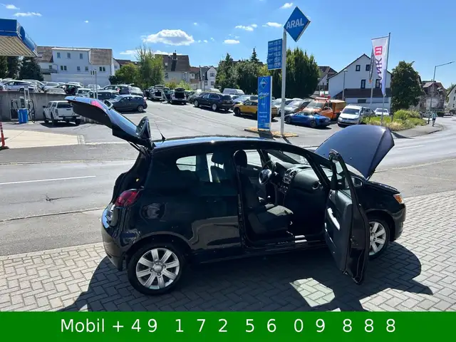 Mitsubishi Colt view 2