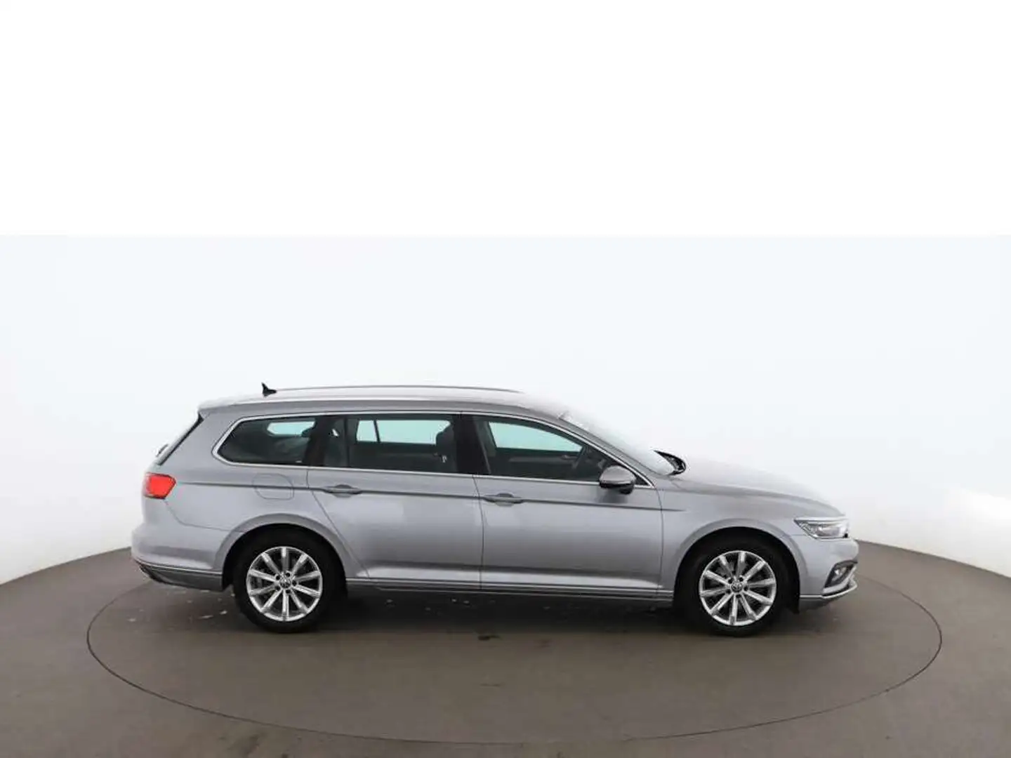 Volkswagen Passat Variant 2.0 TDI Elegance MATRIX RADAR NAV Silber - 2