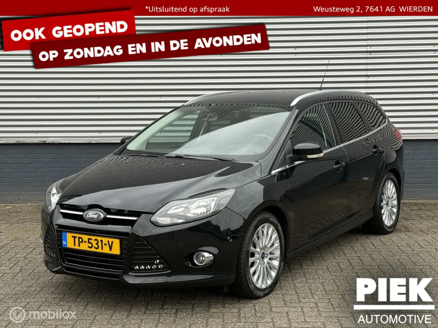 Ford Focus Wagon 1.6 EcoBoost Lease Titanium TREKHAAK Zwart - 1